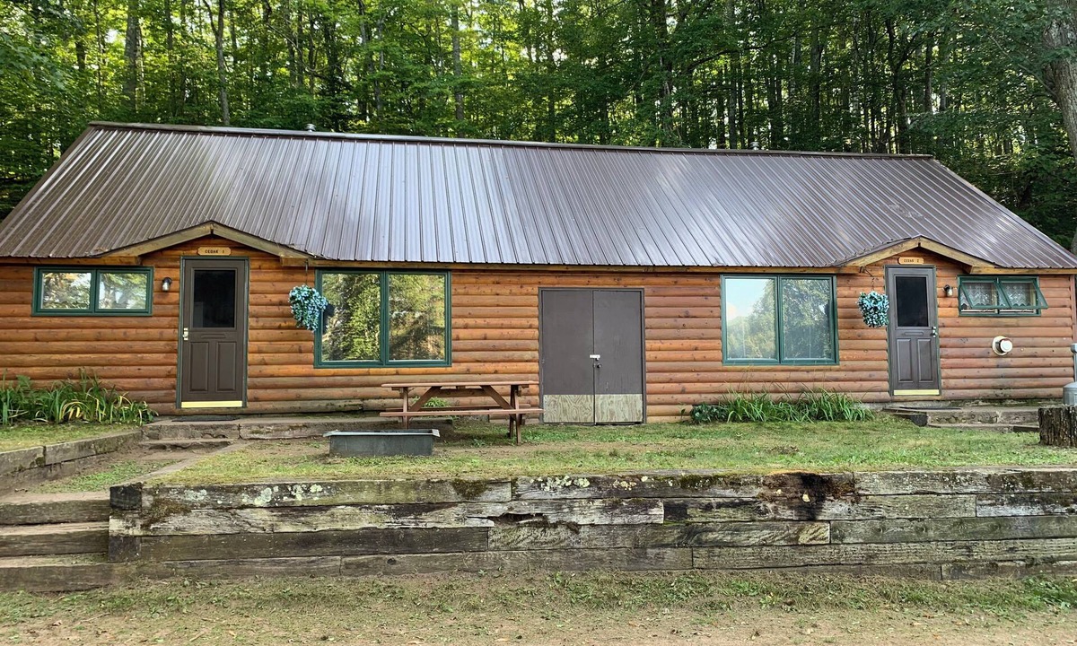 Iron River Cabin | Cedar 1- 2 bedroom cabin on Lake Delta