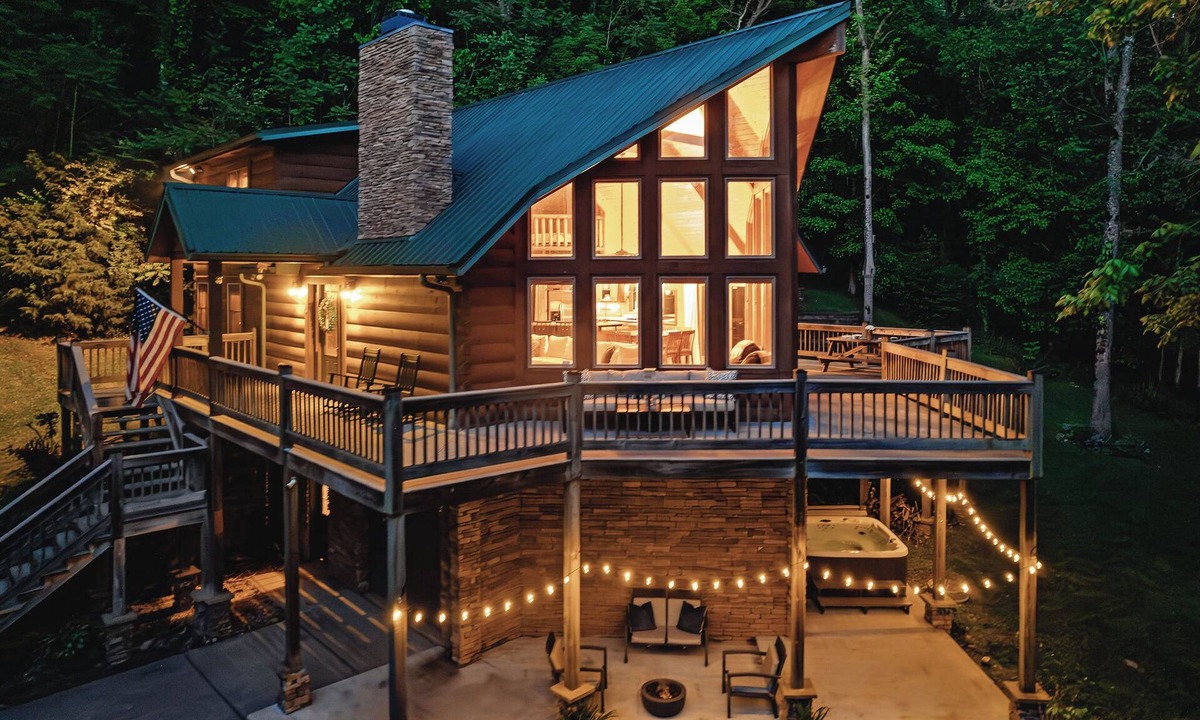 Smithville Cabin | Center Hill Lake Cabin - Lake Access & Hot Tub
