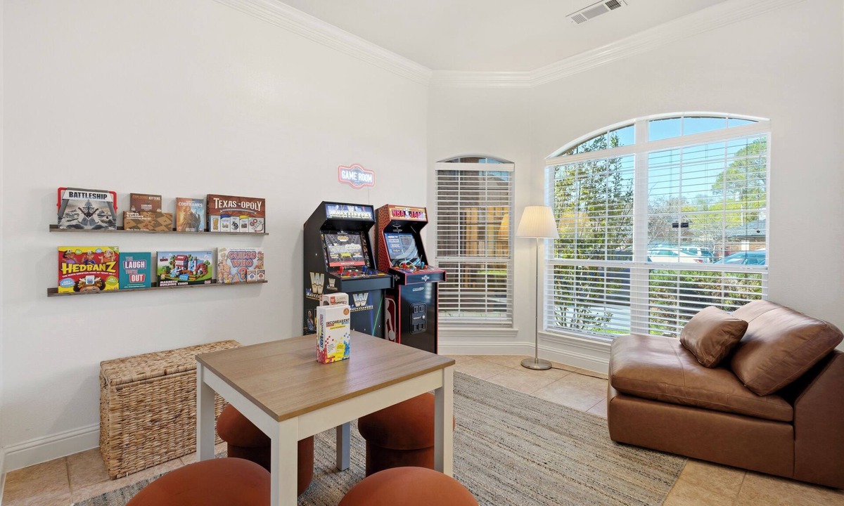 Irving House | Central DFW Skylight Stay. Entire Home in Irving