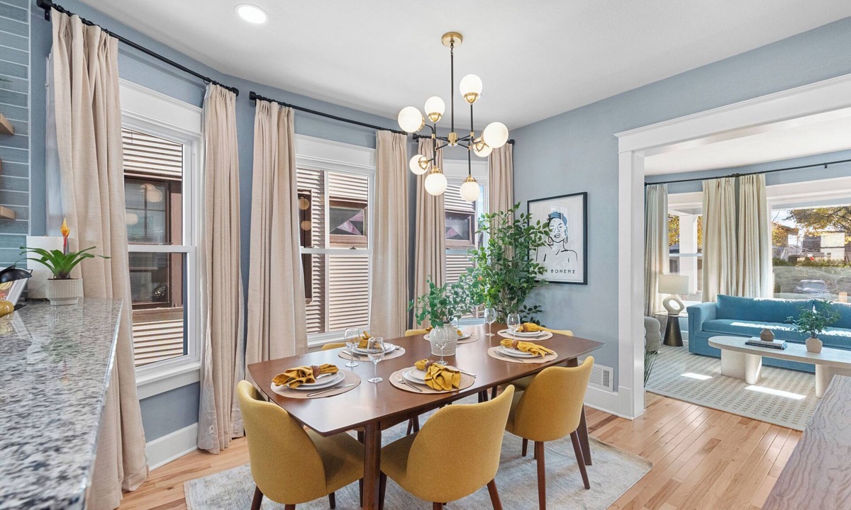 Milwaukee House | Central location, newly remodeled, Backyard, Firepit, Hot Tub, A/C, Pet-Friendly