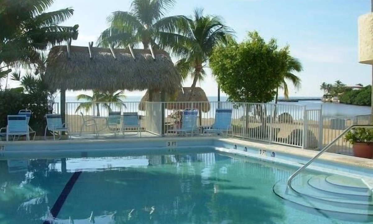 Tavernier House | Charming 1 Bedroom Condo with Ocean Views