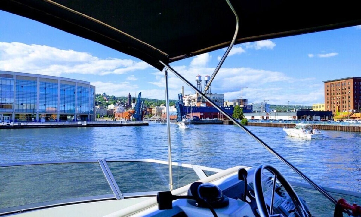 Riverside Boat Rental | Charming 2-bed 41’ boat on tranquil St. Louis River marina, Duluth w/AC, WiFi