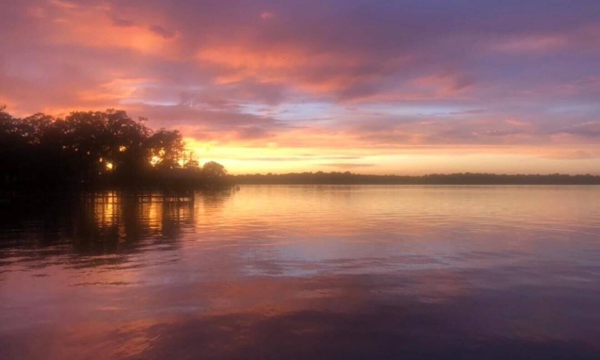 Long Branch House | Charming 2-bedroom Lakehouse on Lake Murvaul with WiFi, AC