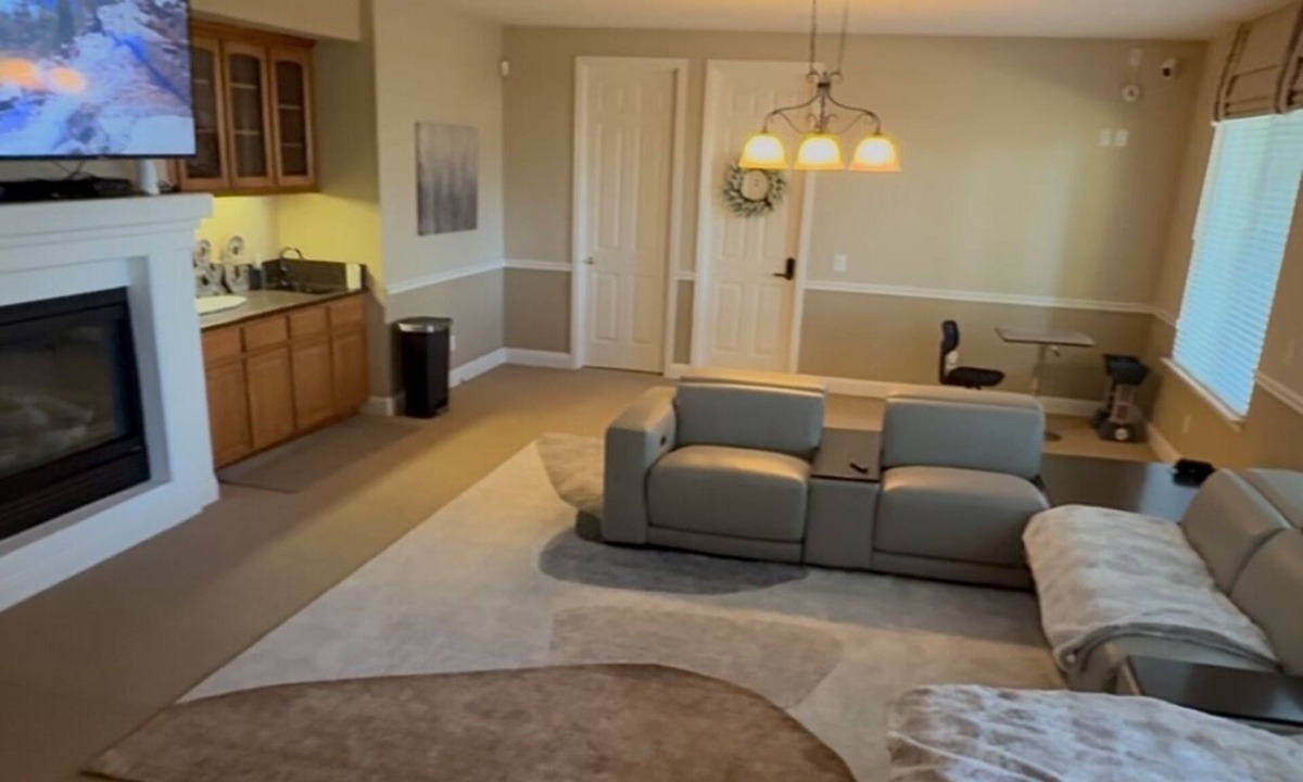 Auburn House | Charming 2-bedroom or 2 single suites, Coffee, Teas & WiFi in Auburn.