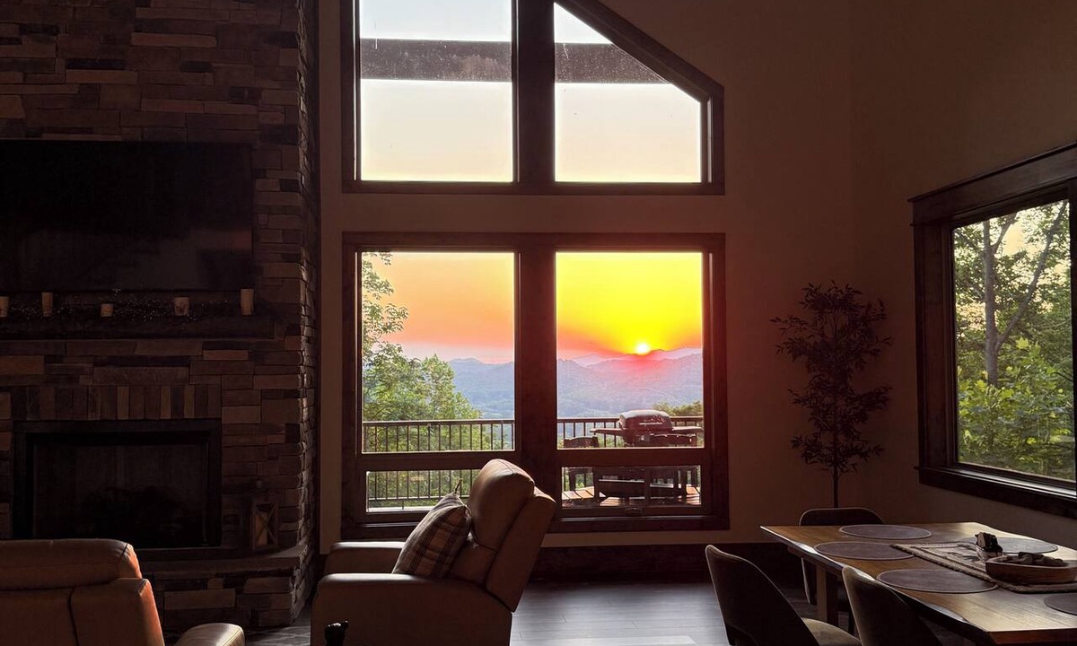 Smoky Mountains Cabin | Charming 2-bedroom cabin in gorgeous Sevierville with AC, WiFi