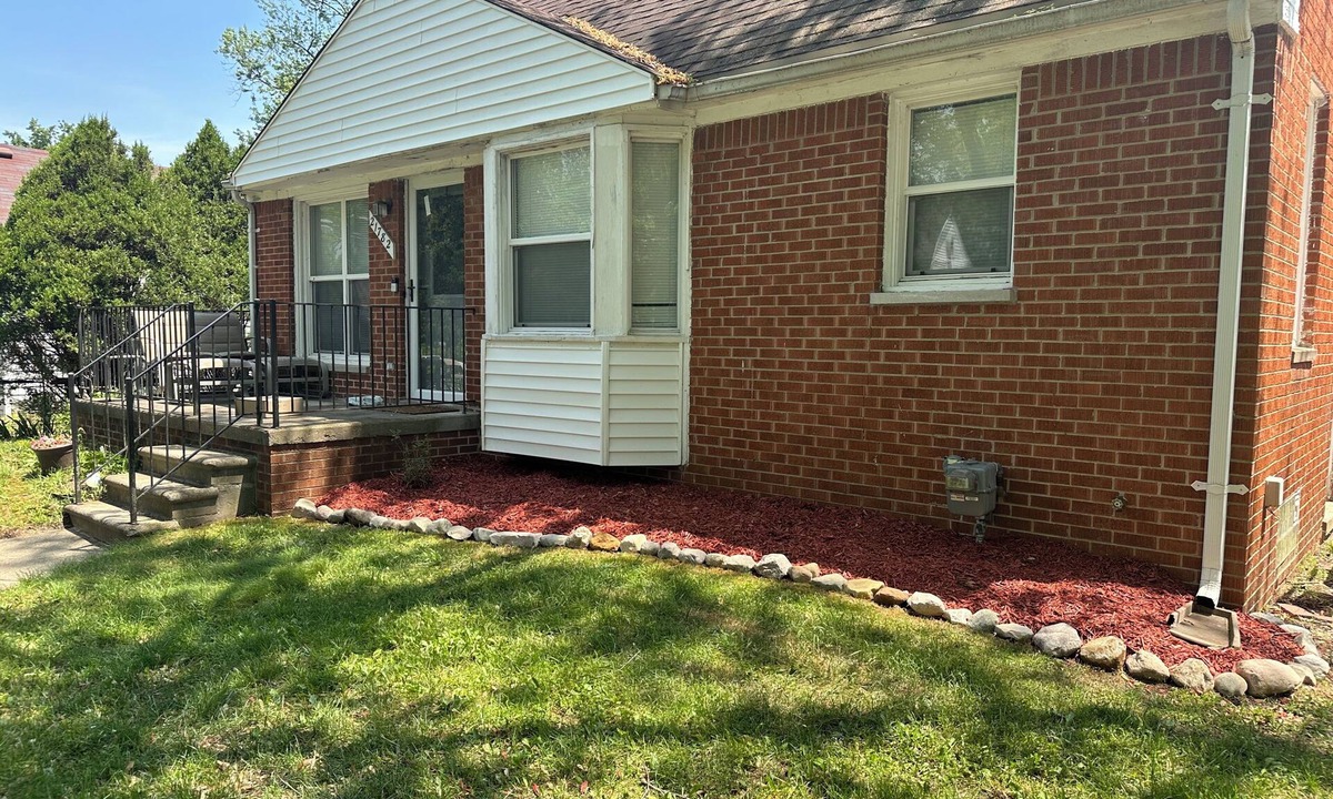 Southfield House | Charming 3-bedroom house with WiFi in welcoming Southfield