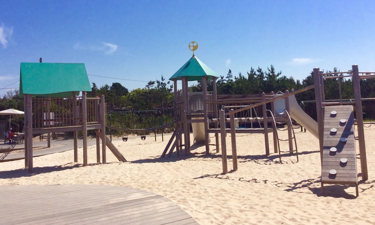 Seaview House | Charming 4 bedroom Beach House on Fire Island