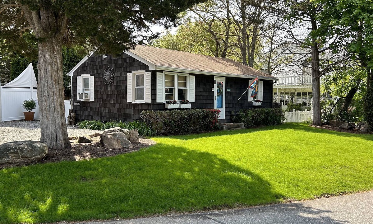 Westbrook House | Charming Beach House With Totally Private Backyard - 500 Ft. From Private Beach