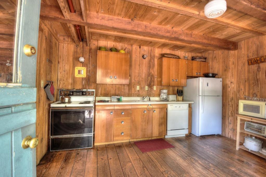 McKinney Estates House | Charming Cascade Chalet home