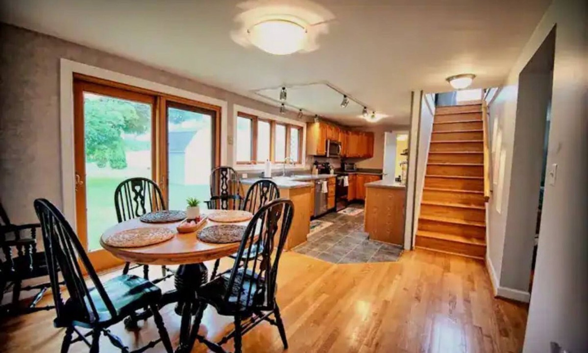 Stevensville House | Charming Coastal/Country Home w/3 Acres & Sauna!