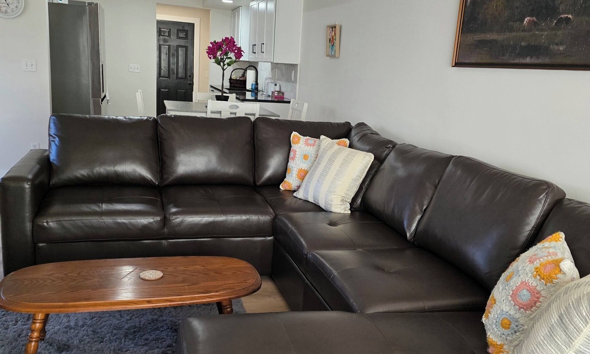 Lansing House | Charming, comfortable 3-bedroom house in Lansing close to downtown Lansing.