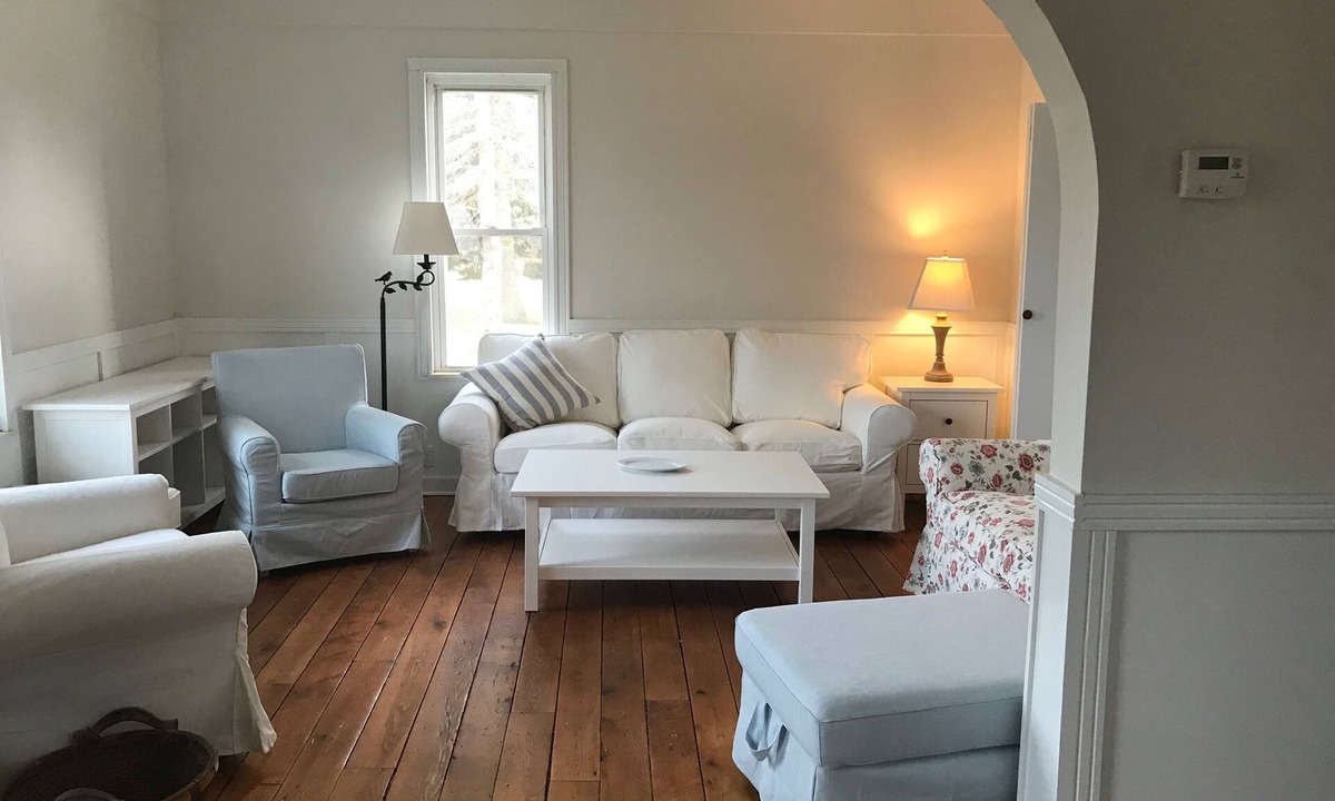 Harbor Beach House | Charming Cottage across the street from the Beach!