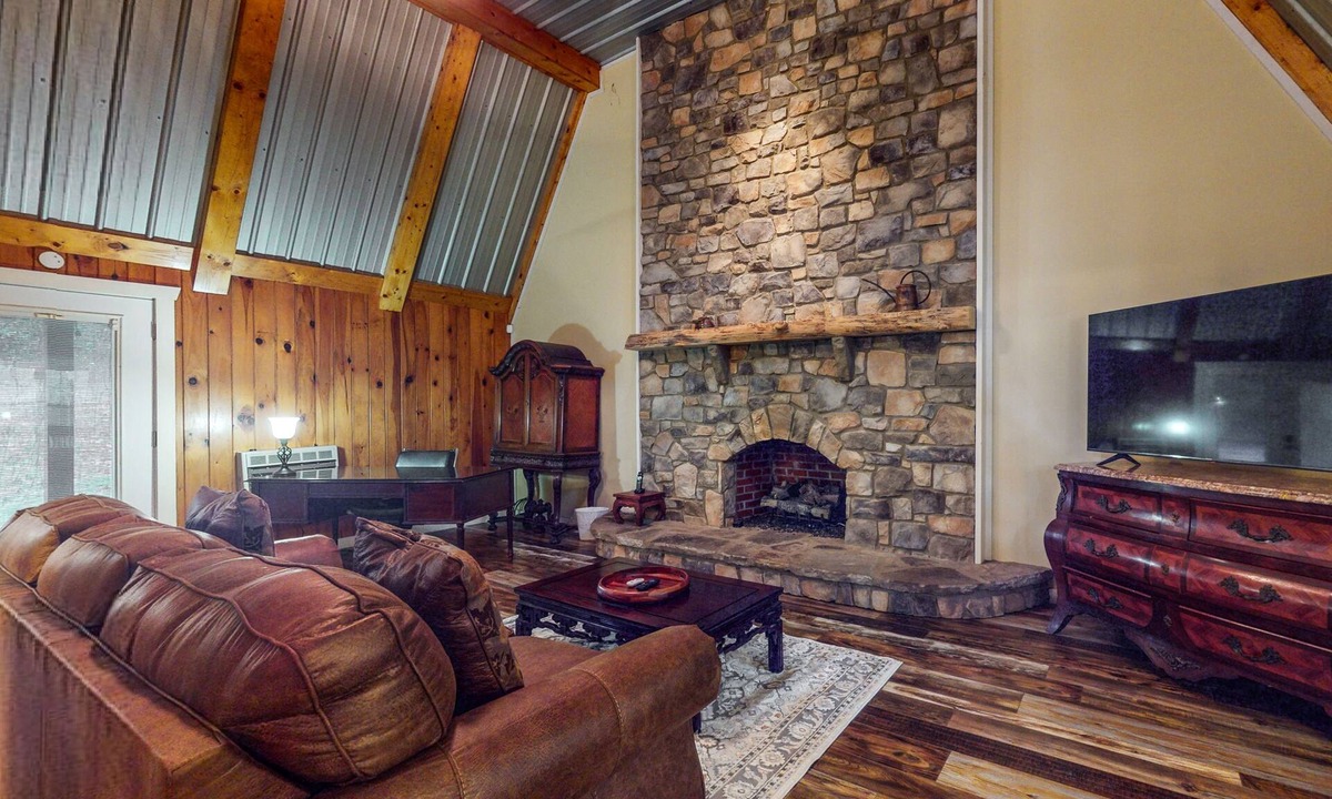 Ellijay Cabin | Charming log cabin with serene views, private pond, & cozy fireplace