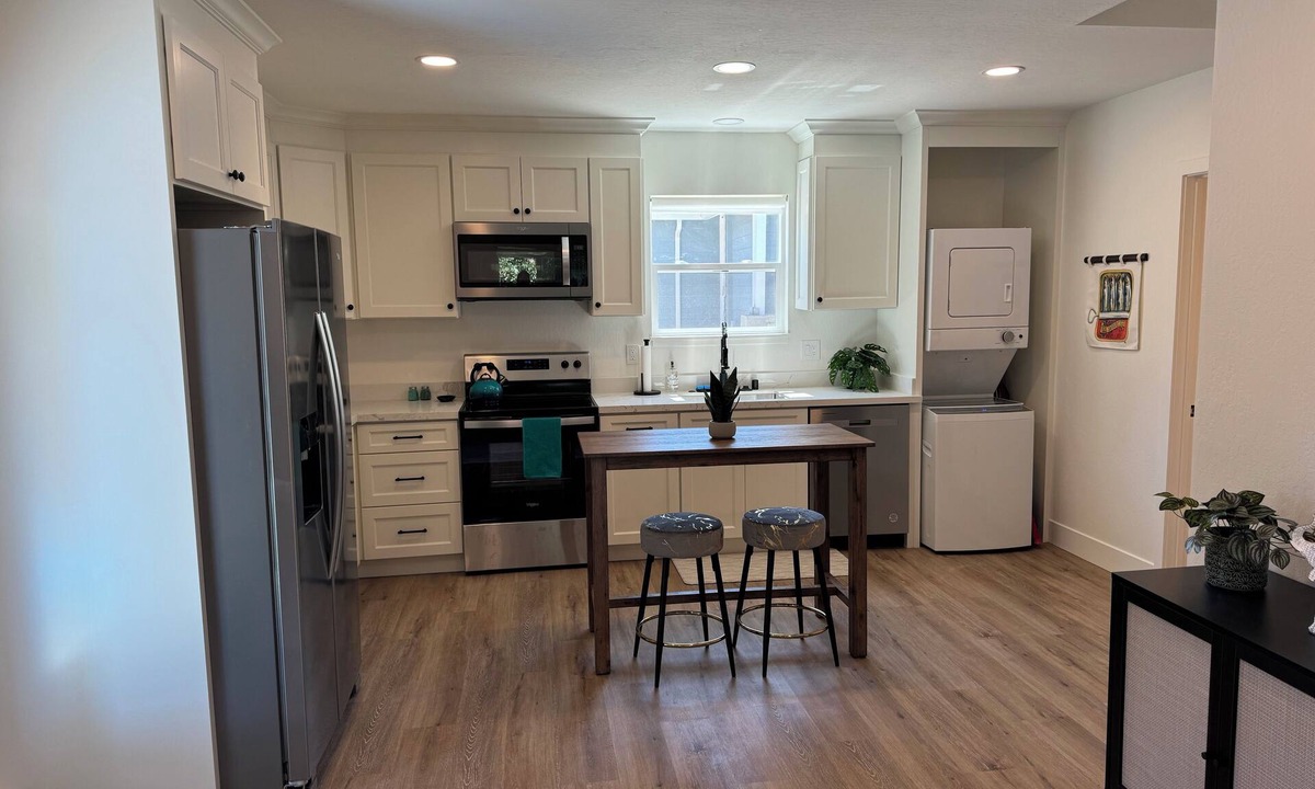 Pleasant Hill Cottage | Charming, quiet cottage in Pleasant Hill