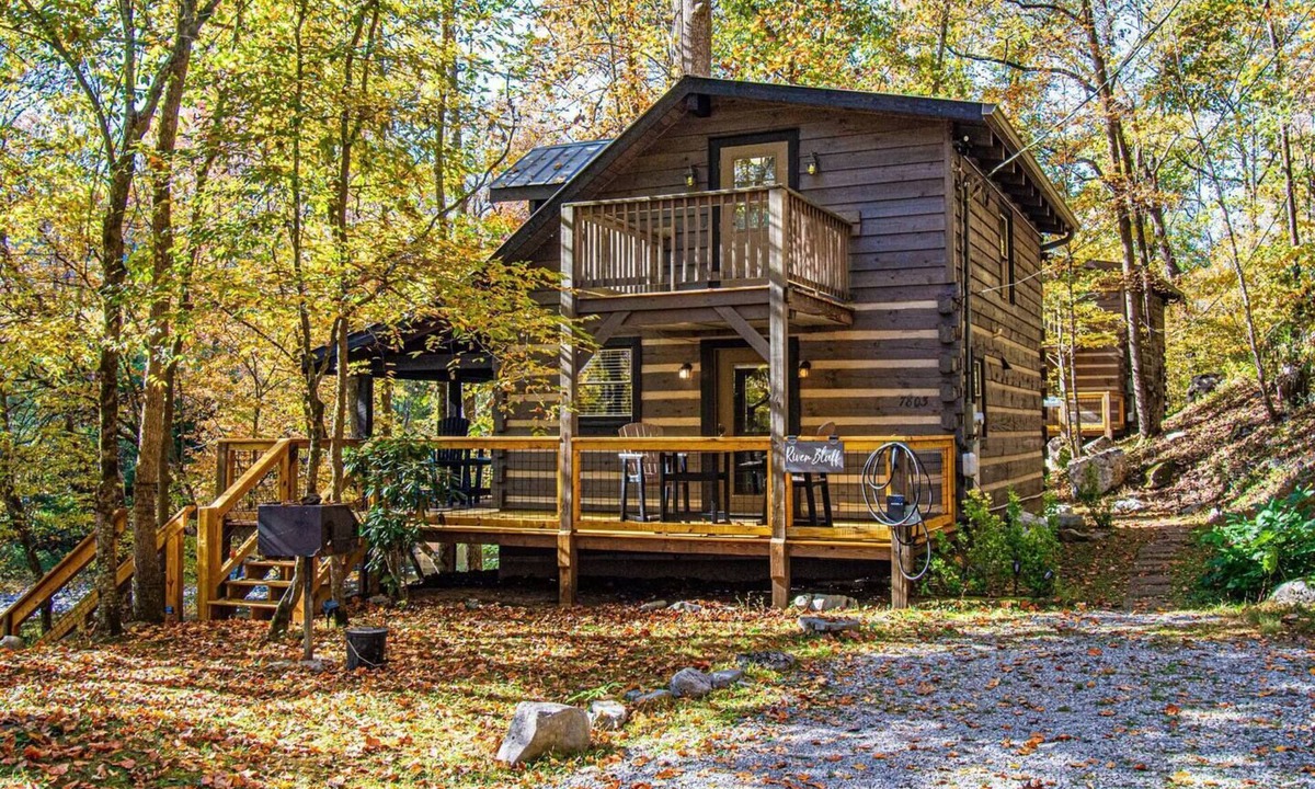 Townsend Cabin | Charming Riverfront Cabin* EV Chrg * Fish * Swim *