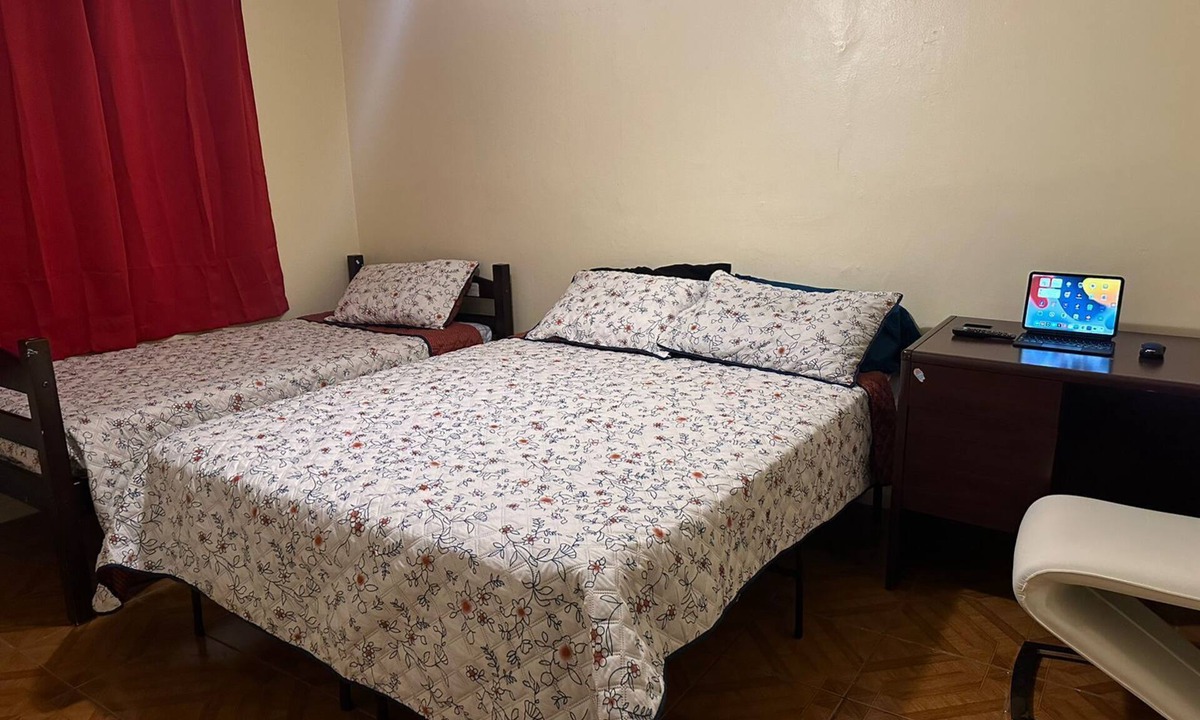 Ludlam Bed & Breakfast | Charming room with shared bathroom in charming Miami with WiFi, air conditioning