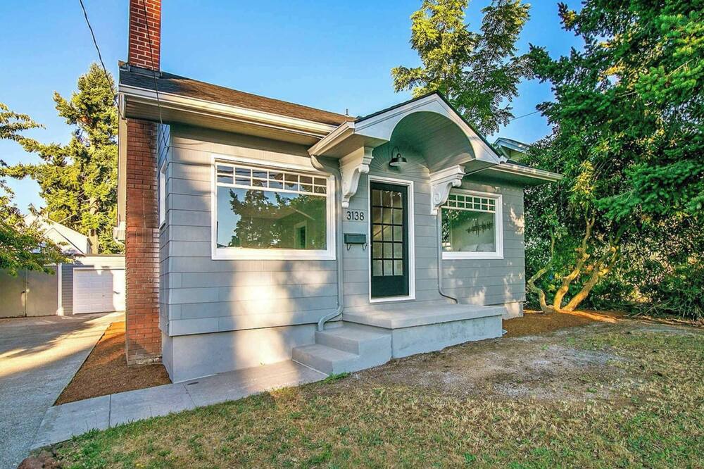 Rose City Park House | Charming Rose City Bungalow Near Parks & Dining