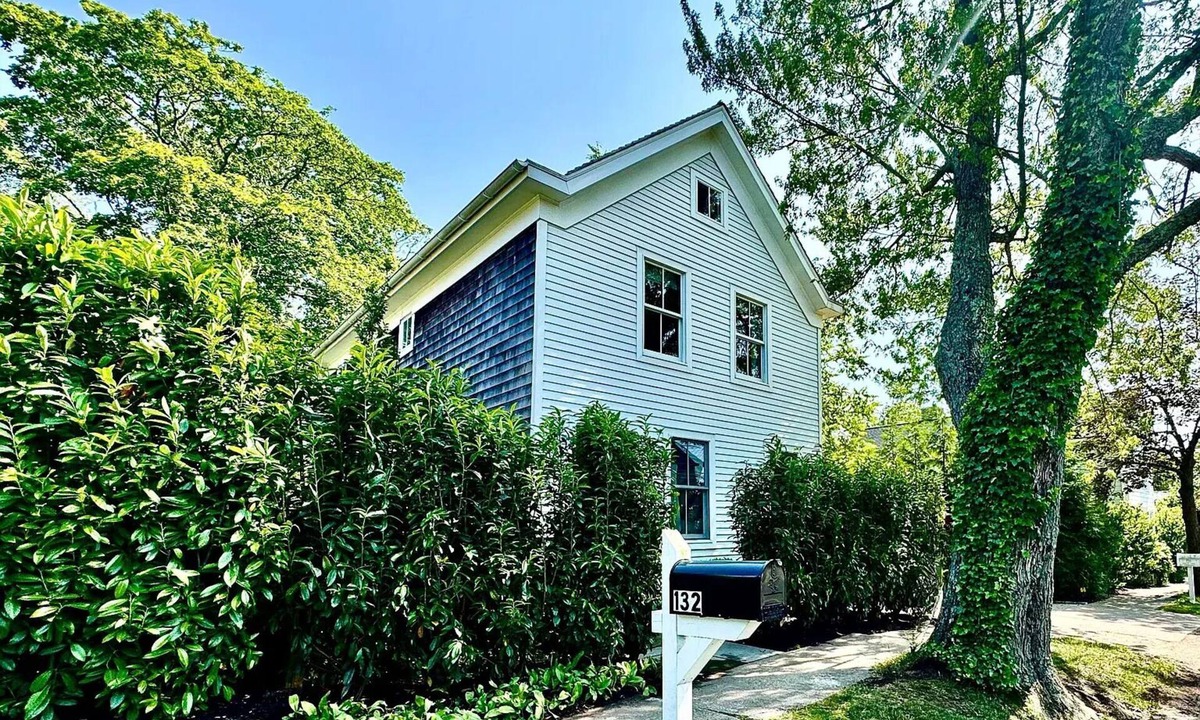Sag Harbor Cottage | Charming updated 3-bedroom Sag Harbor village cottage.