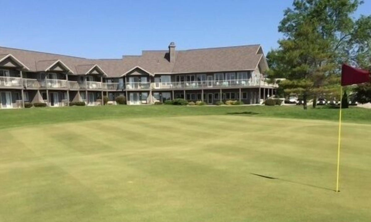 Sturgeon Bay Cabin | Cherry Hills Golf & Lodge