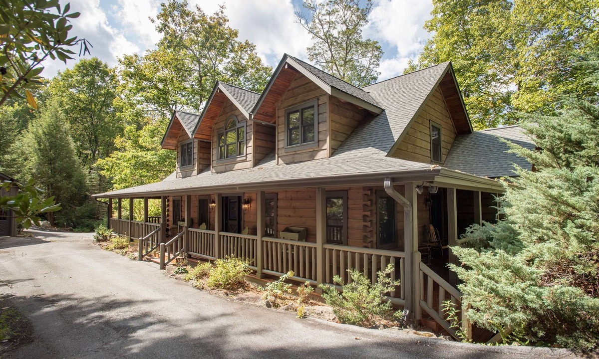 Sapphire Cabin | Chic Lodge 0.6m to Ski/Tube Resort+Winter Mtn Views