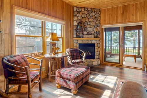 Manitowish Waters House | Chippewa Retreat - Den