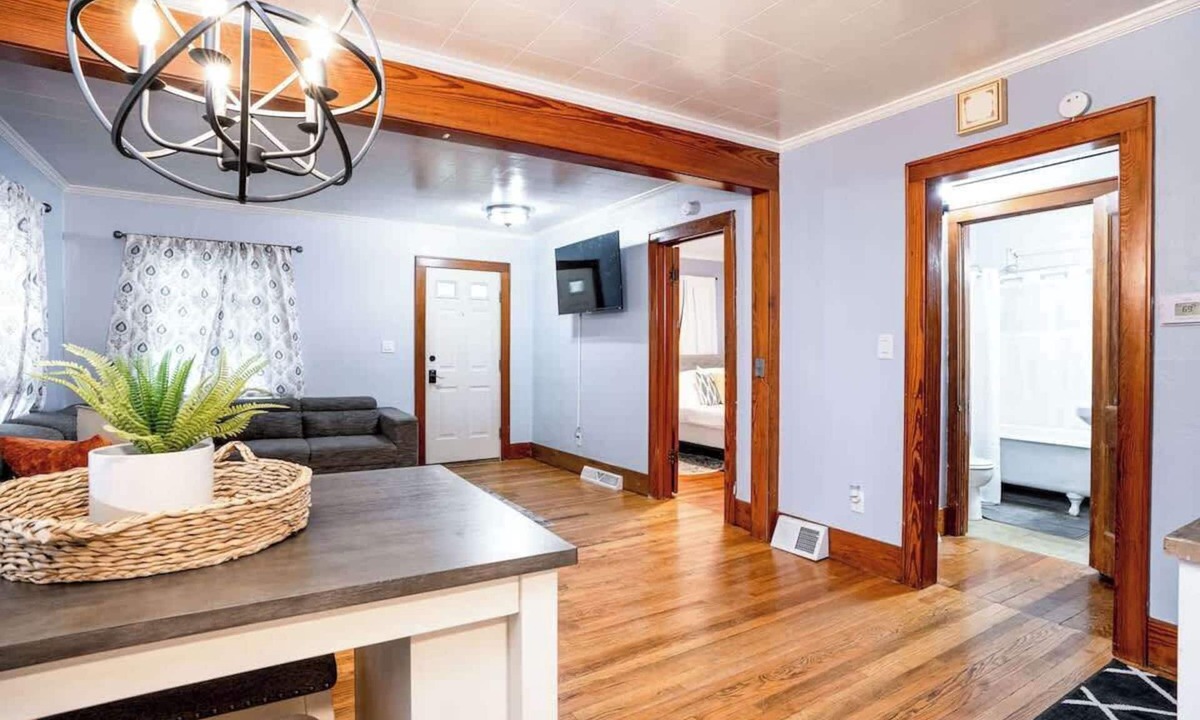 Lansing House | City Slicker | 2BR 1 BA Home I Fire Pit