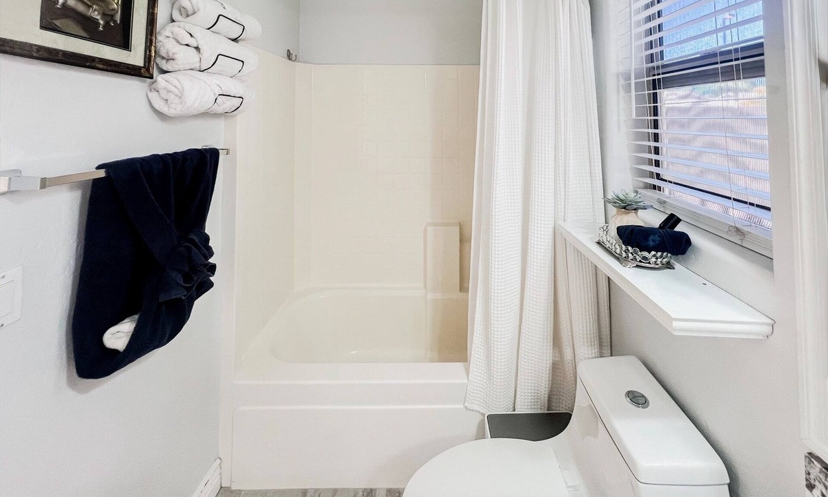 Lindsay Ranch Apartment | Civic Centre: Compact Studio Layout + Separate Entry