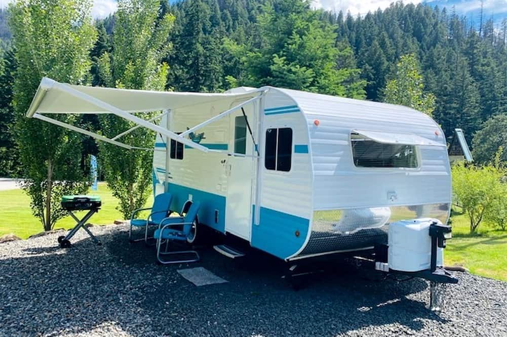 Idleyld Park Cabin | Classic & Cute 1950's Inspired Retro Camper, Idleyld Park, OR