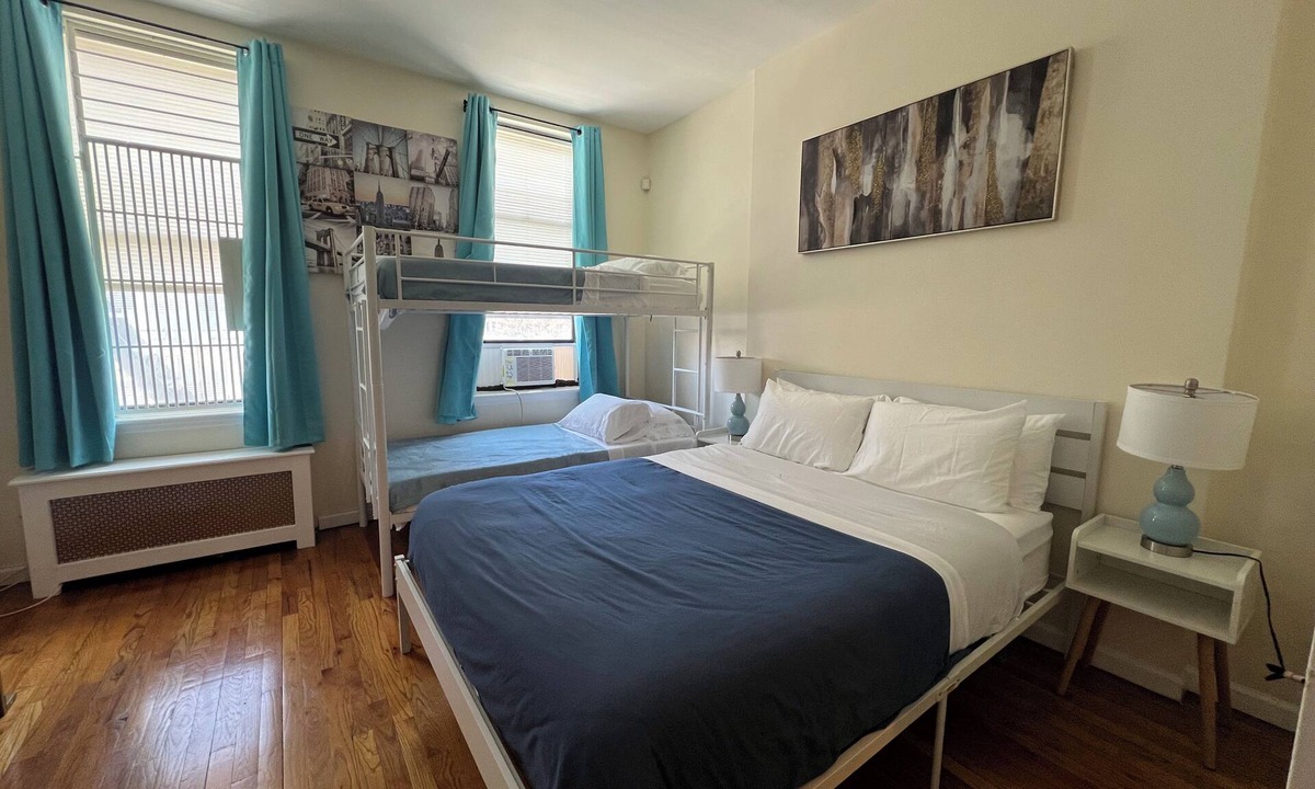 Central Park West Apartment | Classic Upper West Side 1BR Apartment Near Museums
