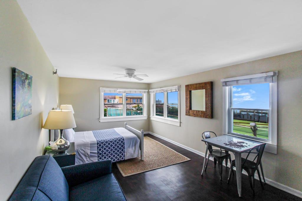 Ocean Beach Hotel | Clegg's Hotel