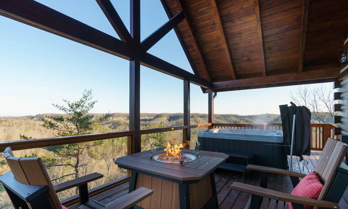 Pine Ridge Cabin | Cliffside Romantic Retreat LOVE