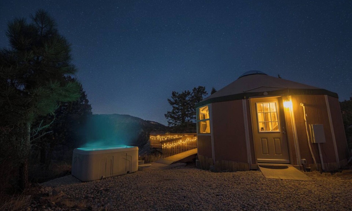 Glendale Cabin | Clifftop Mountain View Yurt. Hot Tub. Between Zion/Bryce #2