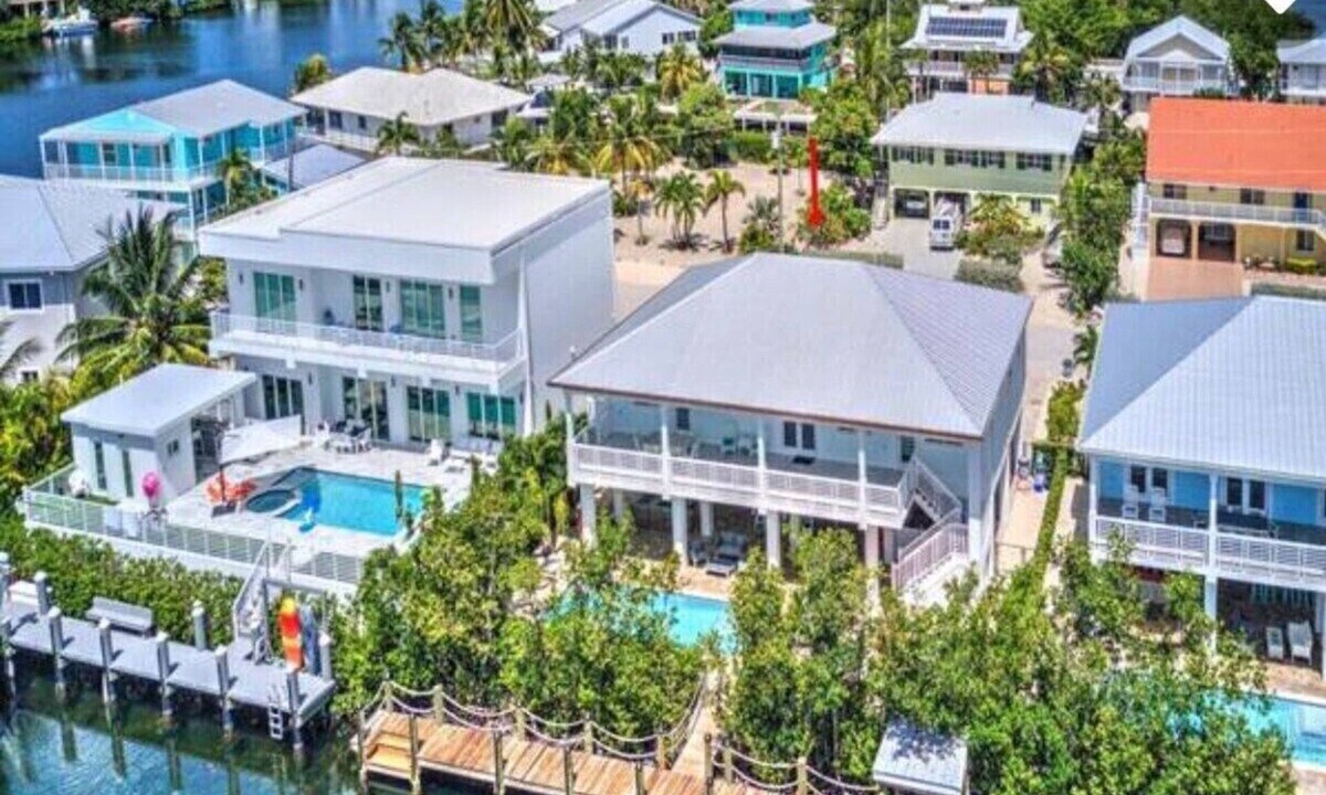 Marathon House | Coastline Marine Extremes ChillN
