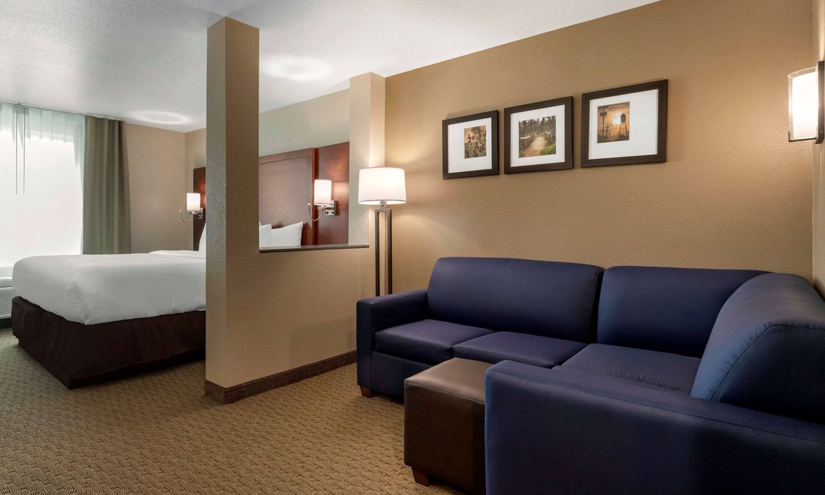 Euless Hotel | Comfort Inn & Suites Euless DFW West