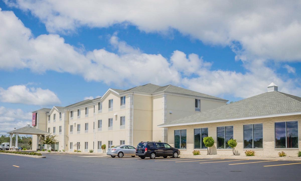 Escanaba Hotel | Comfort Suites Escanaba