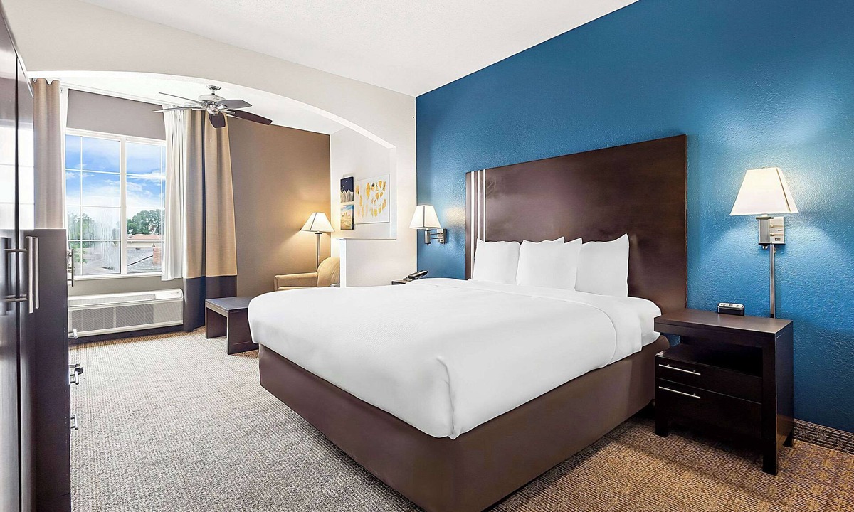 Little Woods Hotel | Comfort Suites New Orleans East