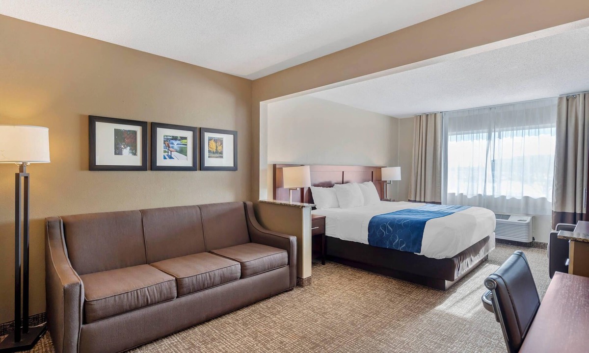 Normal Hotel | Comfort Suites Normal University area