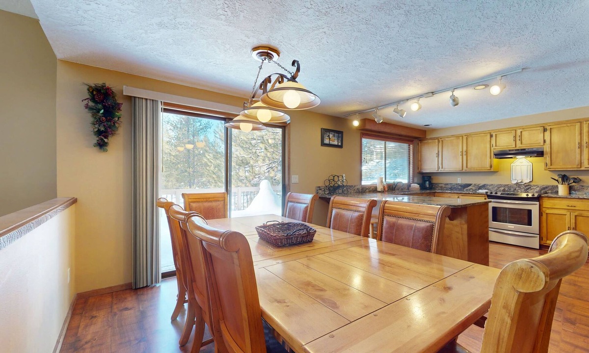 Sunriver House | Comfortable and spacious house with private hot tub and bikes