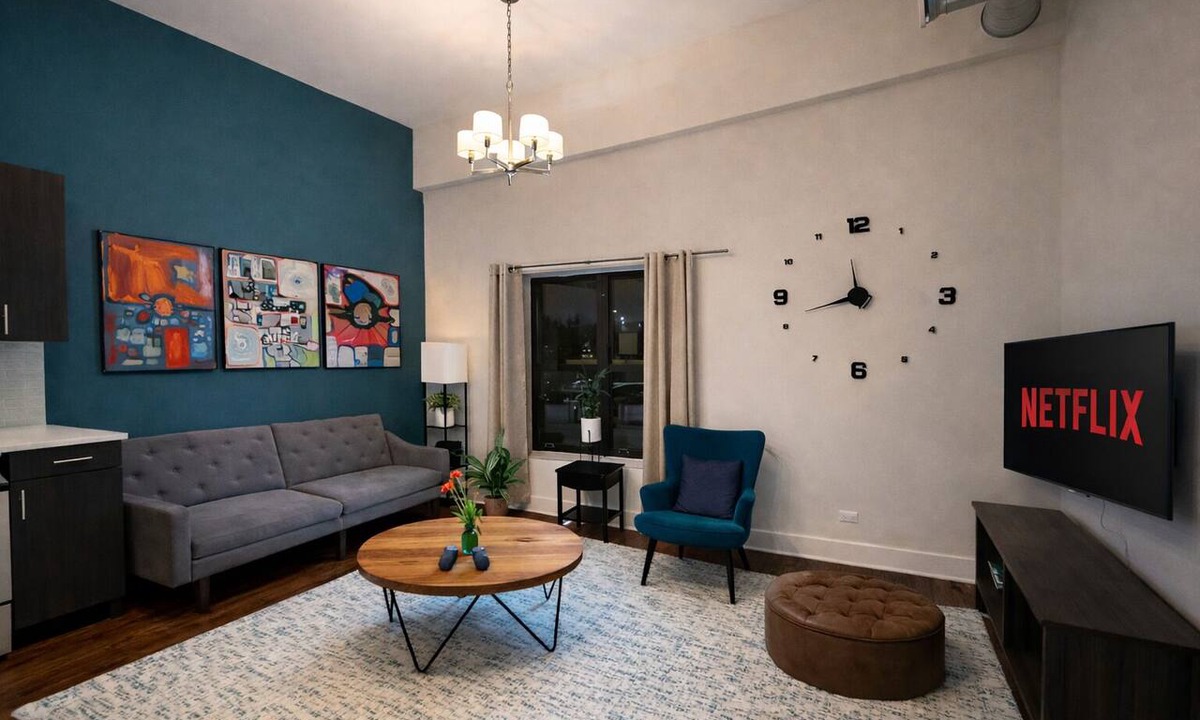 Near South Side Apartment | Comfy 3BR Chicago Retreat 420 Friendly Unit Near McCormick Place & Soldier Field