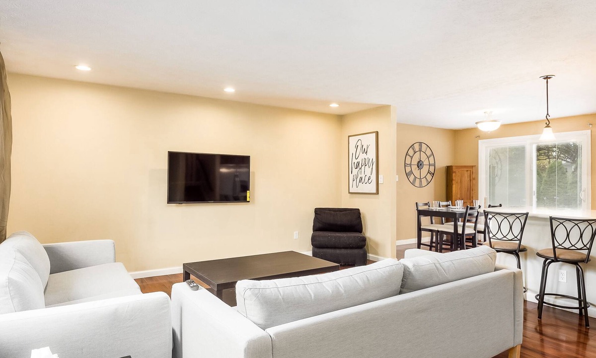 Columbus House | COMPLETELY UPDATED 4 bedroom, 2 full bath home with deck and big yard
