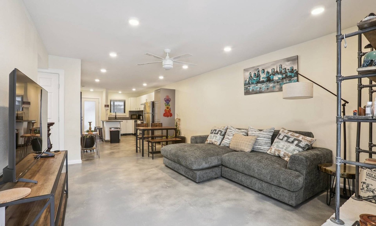 North Loop Condo | Condo by the Domain and Downtown with Pool, Luxe Beds, Stocked Kitchen, Dog Park & Covered Patio