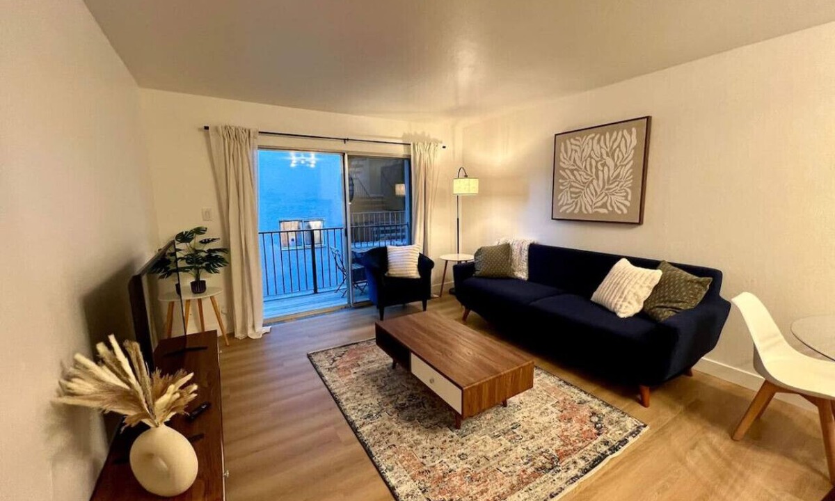 Oakland Ave - Harrison St Condo | Condo with Pool + Secure Parking