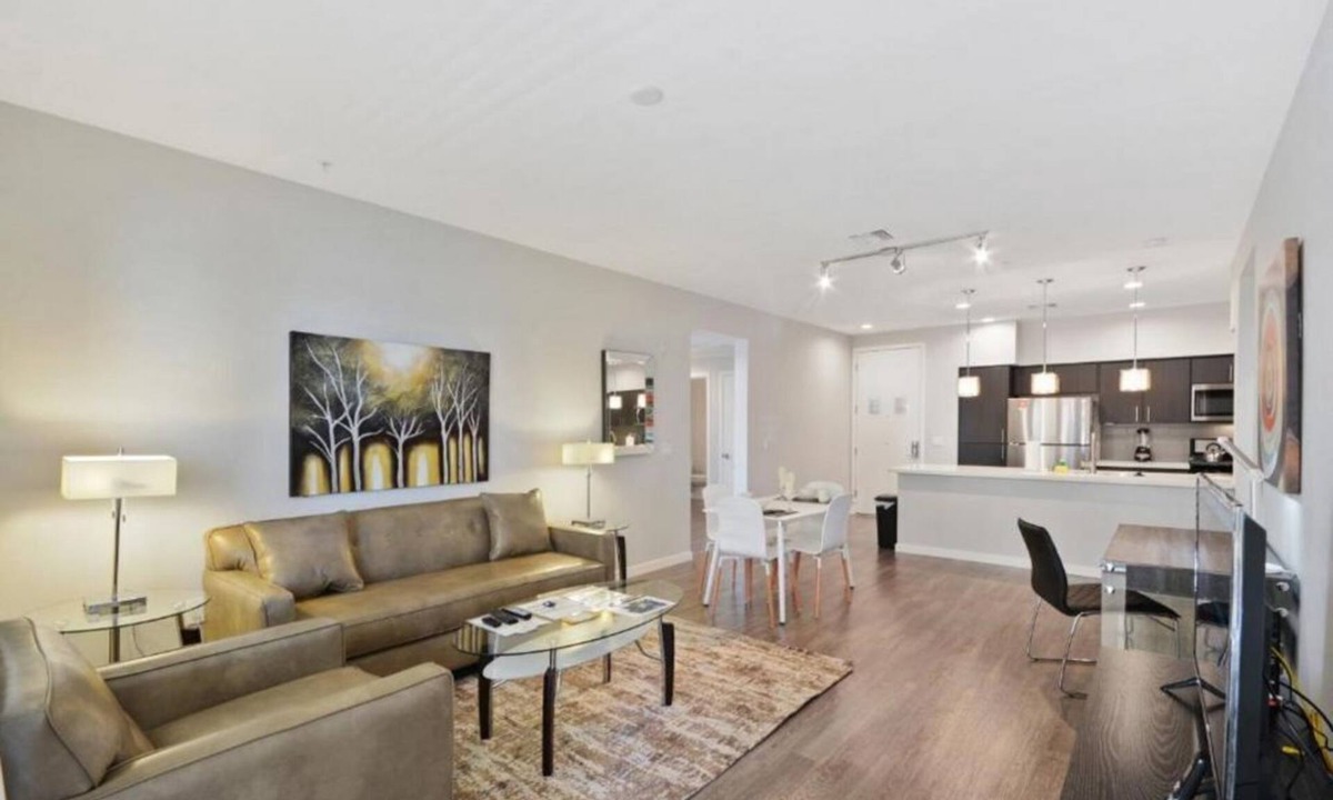 Menlo Park Condo | Contemporary Menlo Park Living with Pool