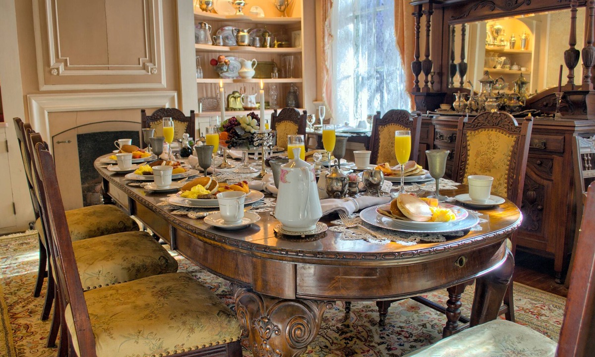 Vicksburg Bed & Breakfast | Corners Mansion Inn - A Bed & Breakfast