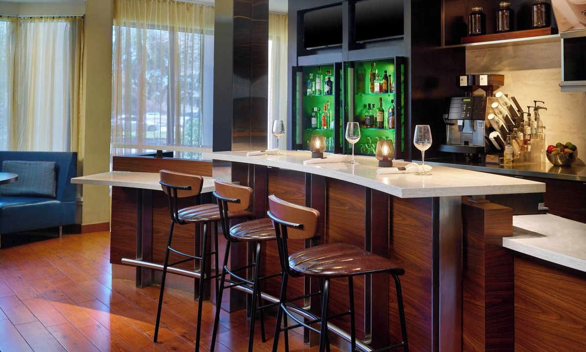 Highlands - Perkins Hotel | Courtyard by Marriott Baton Rouge Acadian Centre/LSU Area