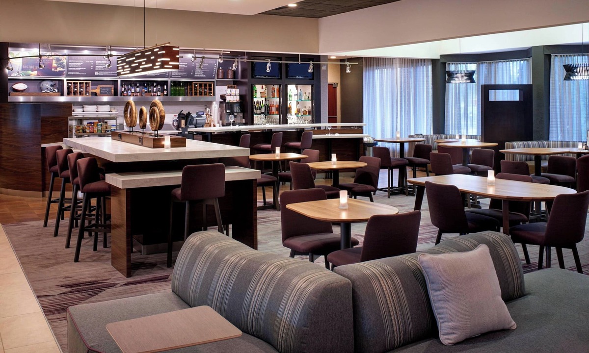 Romulus Hotel | Courtyard by Marriott Detroit Metropolitan Airport Romulus