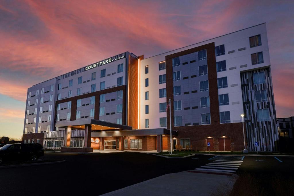 Fishers Hotel | Courtyard by Marriott Indianapolis Fishers
