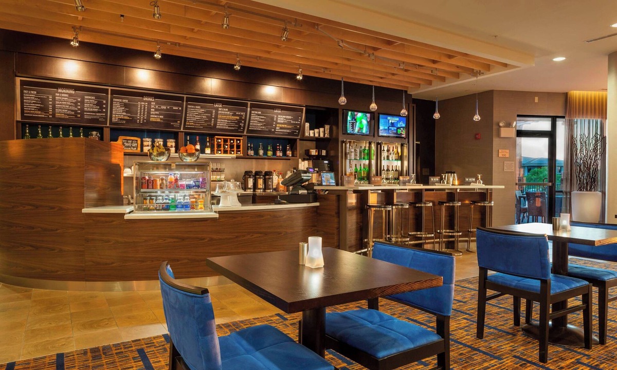 Noblesville Hotel | Courtyard Indianapolis Noblesville