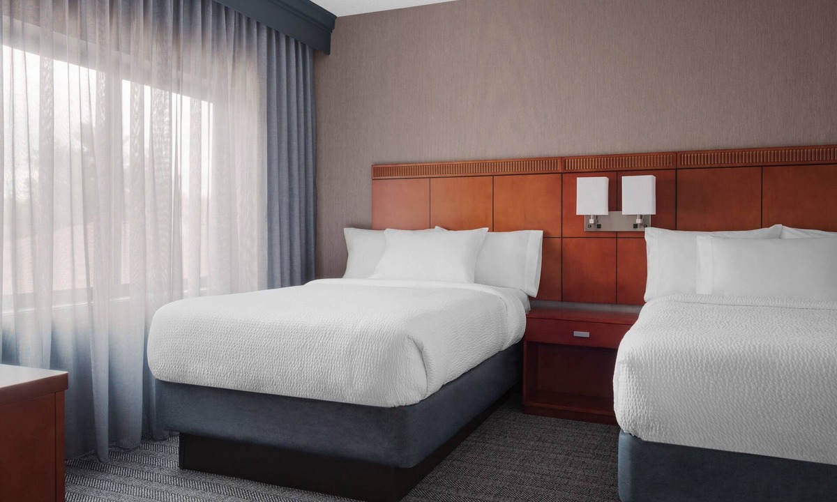 Wallingford Hotel | Courtyard New Haven Wallingford