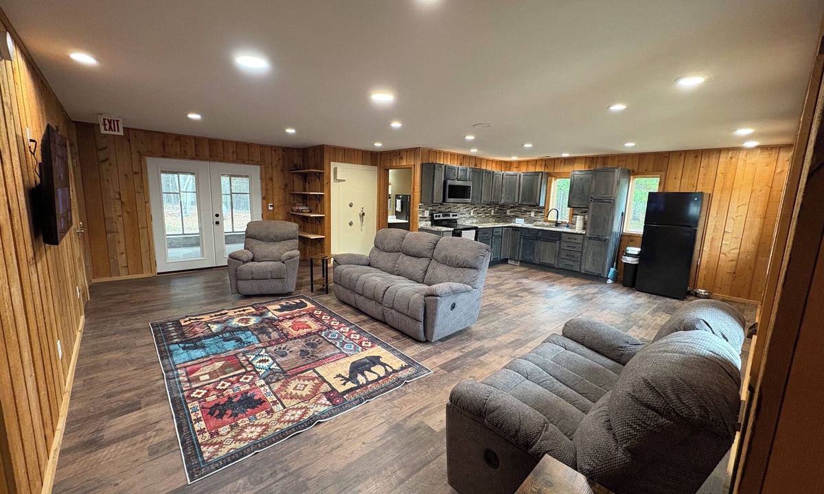 Solon Springs Cabin | Cozy 2-bedroom cabin near fabulous Barnes WI